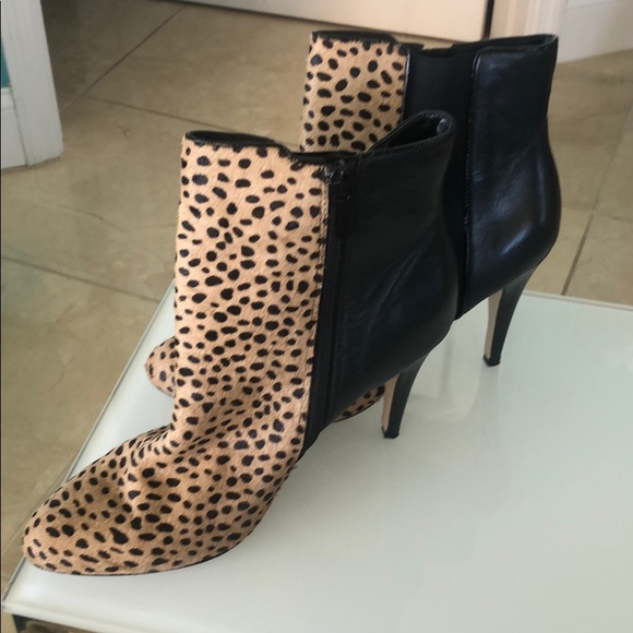 White House Black Market low boots - Picture 2 of 3